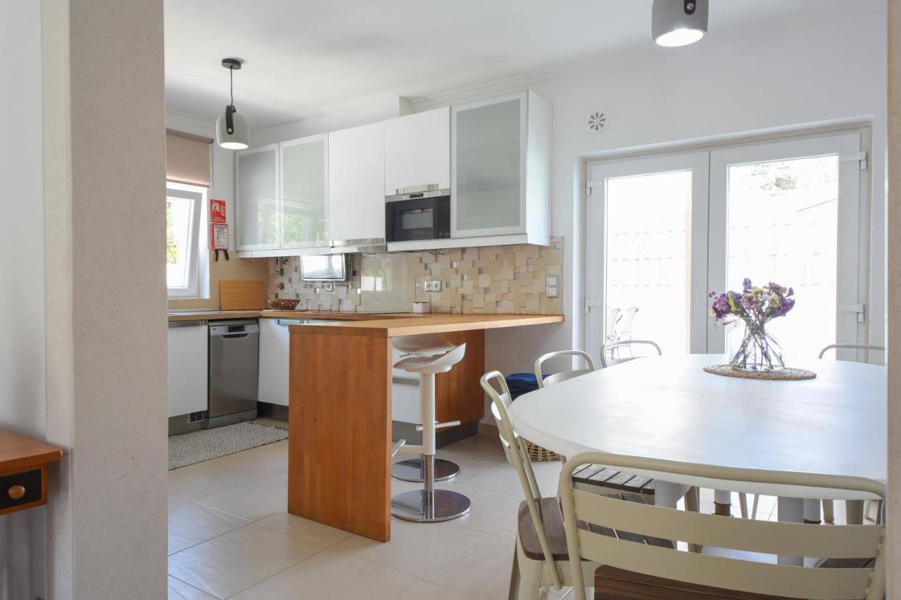 Aroeira Villa With Heated Pool By Golf Course, Beach And Lisbon Bagian luar foto