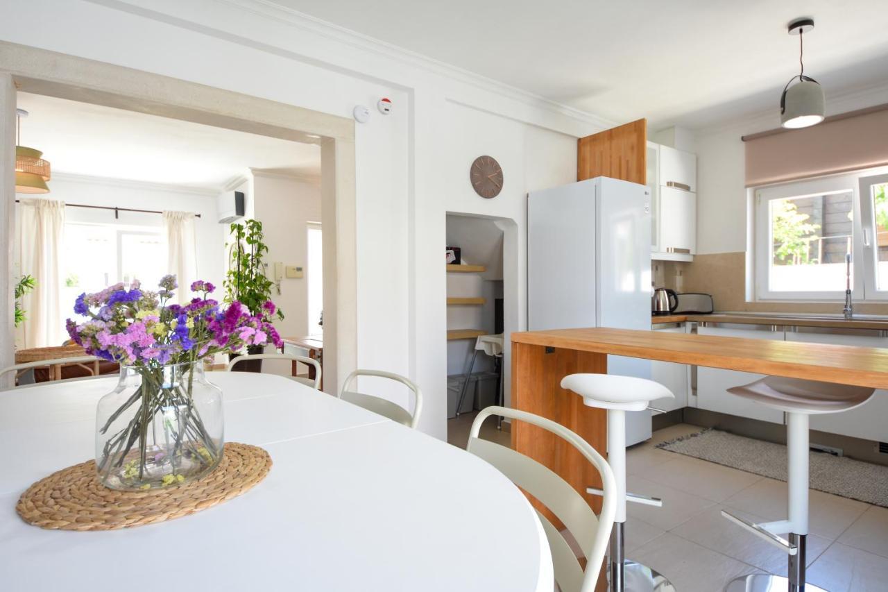 Aroeira Villa With Heated Pool By Golf Course, Beach And Lisbon Bagian luar foto