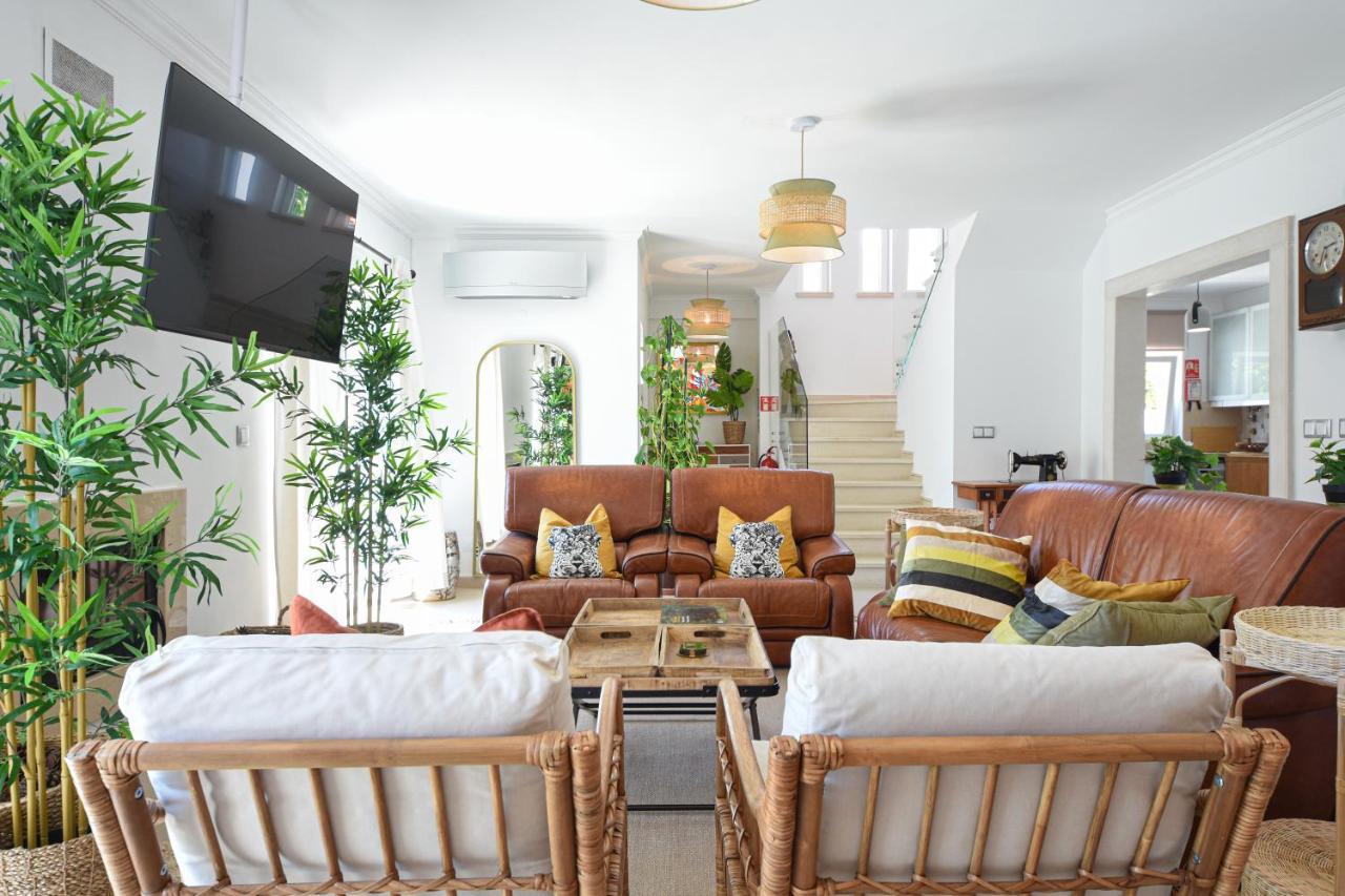 Aroeira Villa With Heated Pool By Golf Course, Beach And Lisbon Bagian luar foto