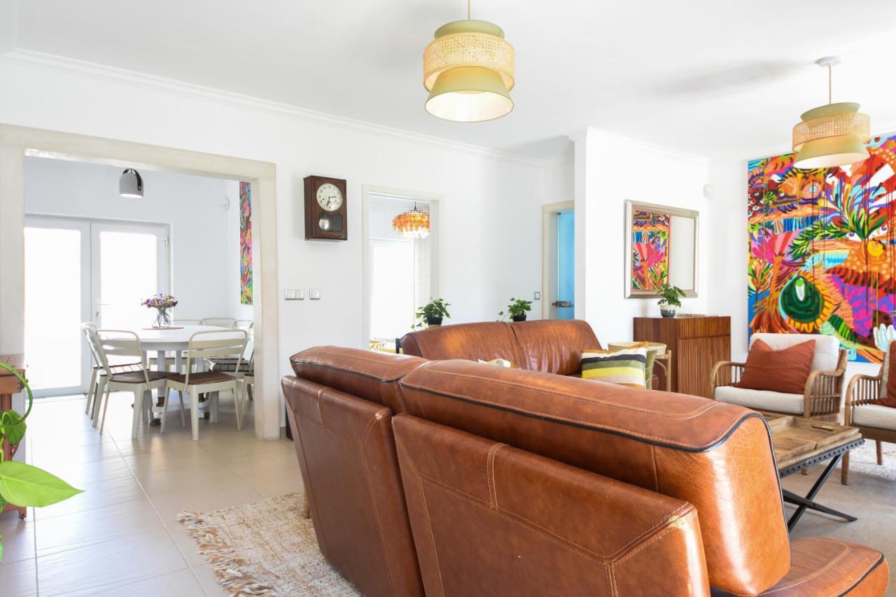 Aroeira Villa With Heated Pool By Golf Course, Beach And Lisbon Bagian luar foto