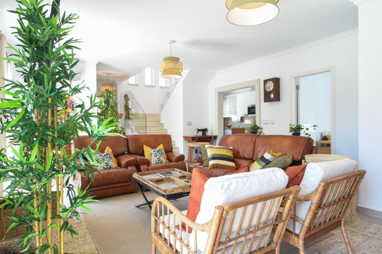 Aroeira Villa With Heated Pool By Golf Course, Beach And Lisbon Bagian luar foto